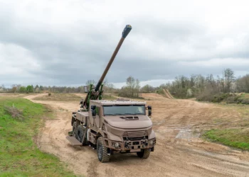 Francia refuerza su artillería con pedido de 109 obuses CAESAR MkII