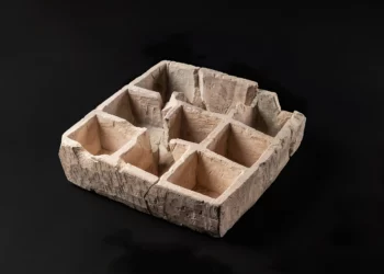 Rara caja de mercaderes del Segundo Templo expuesta en el Museo de Israel