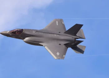¿Qué confiere sigilo al caza F-35?
