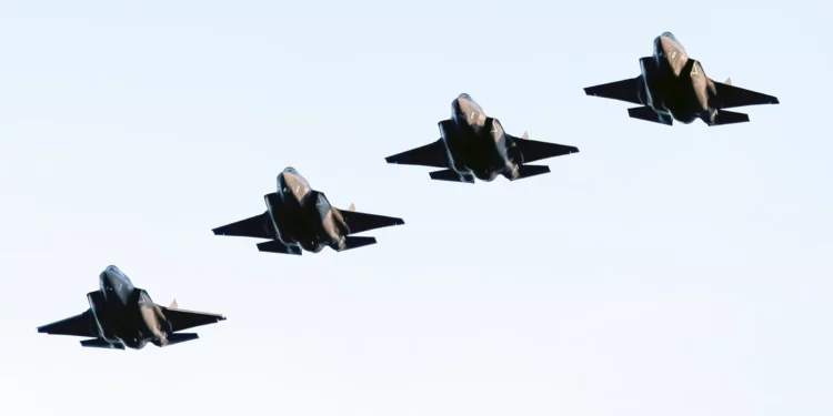 Decenas de cazas F-35 acaban de entrar en guerra en Red Flag