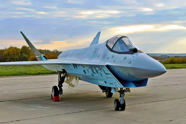 Rusia exhibe Su-35S, Su-57E y Su-75 en LIMA 2025