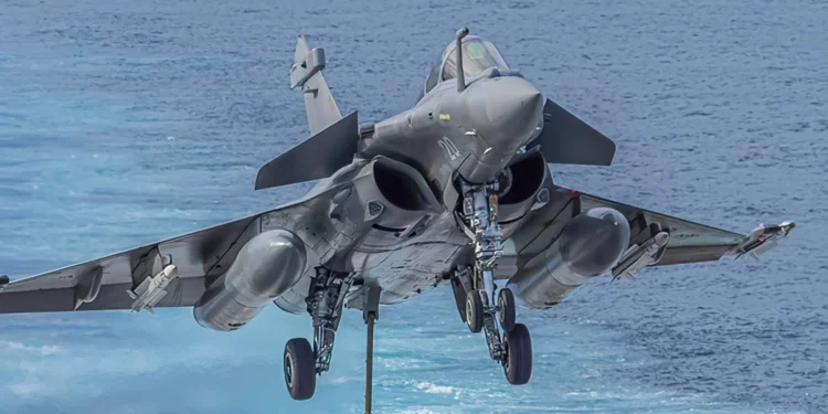Dassault Rafale: Un caza capaz de desafiar al F-22 Raptor