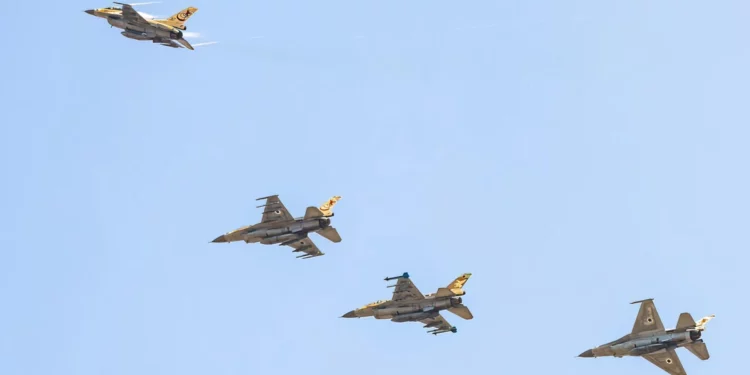 Las FDI lanzan una oleada de ataques contra Hezbolá en Líbano