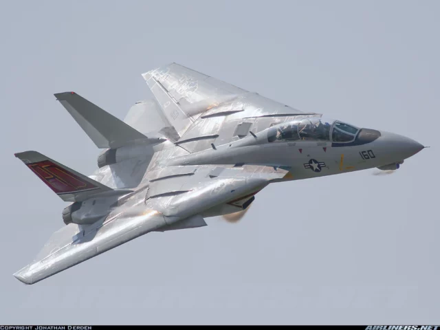 Alcanza Mach 2.34: El F-14 Tomcat reina en los cielos navales
