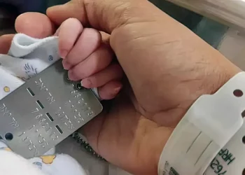 Nace una hija de soldado asesinado