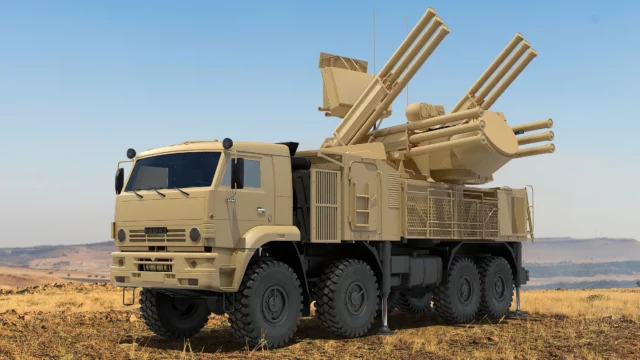 Rusia potencia el Pantsir con 48 mini-misiles antidrones
