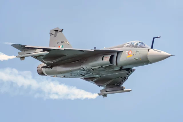 Brasil negocia con India compra de cazas HAL Tejas
