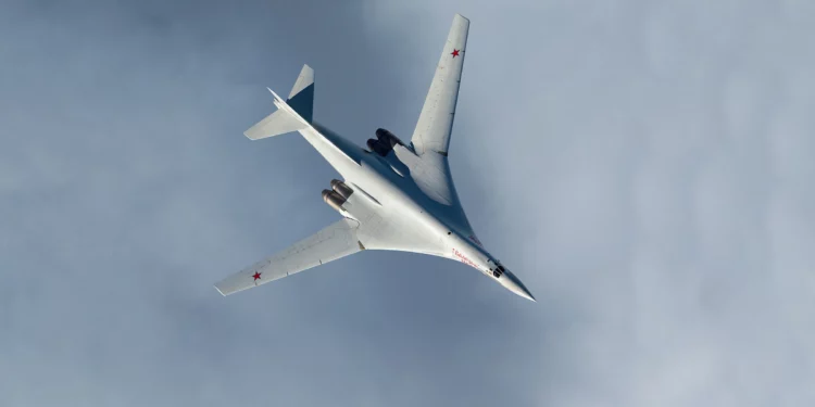 Cómo el Tu-160 supersónico dominó los cielos de la Guerra Fría