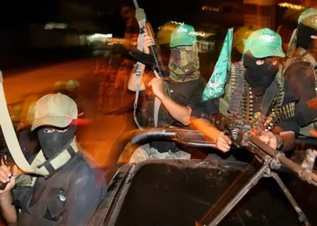 Hamás robó camiones de ayuda en Gaza para usarlos como transporte