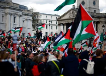 Miles se reúnen en Londres para manifestación antiisraelí