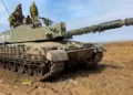 Challenger 2 británicos en Ucrania se protegen con barras verticales