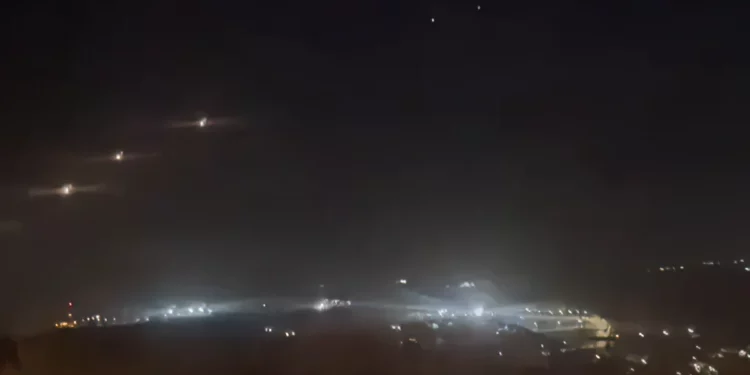 Cohete de Hezbolá provoca apagones en varias ciudades de Israel