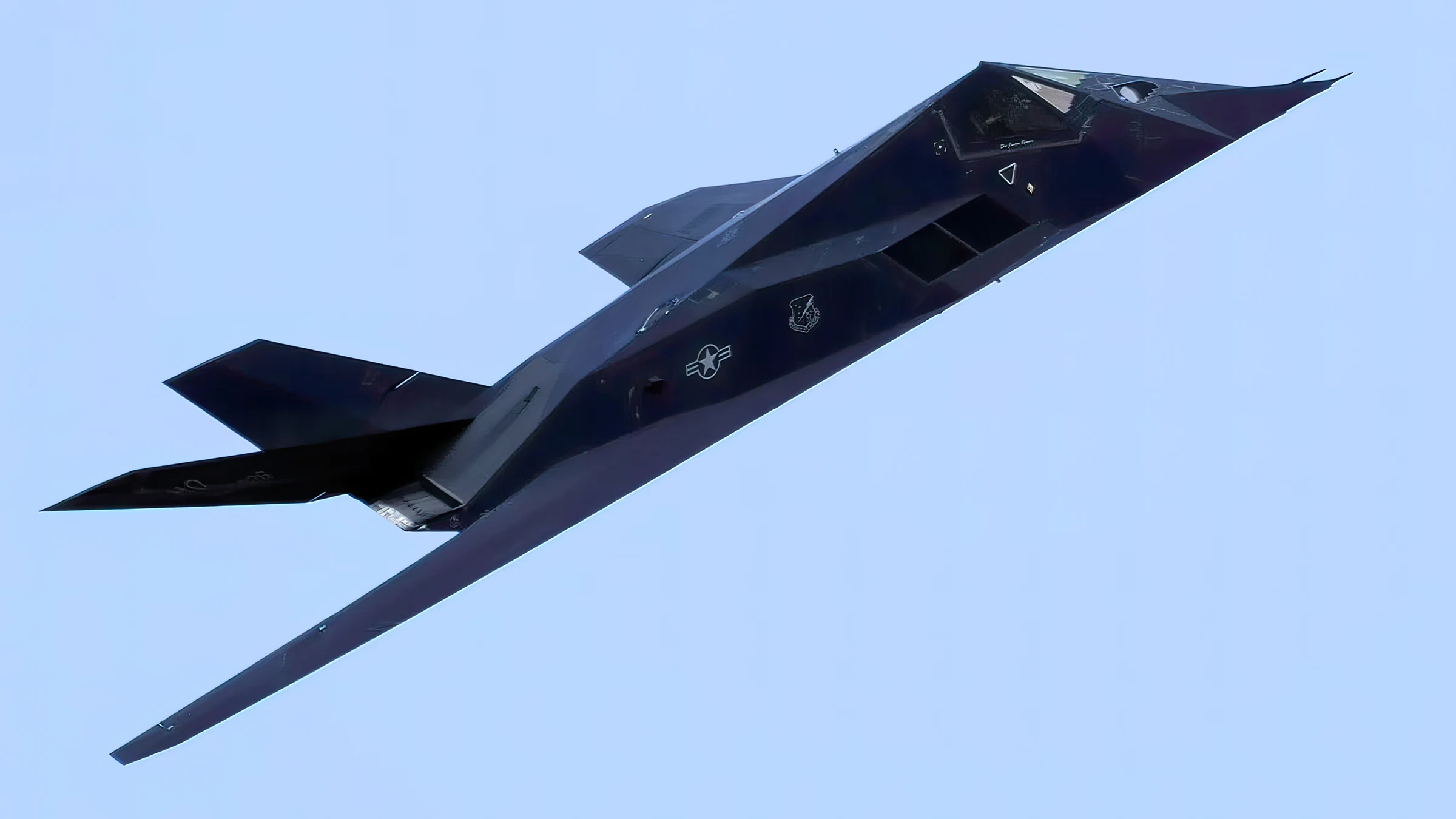 La USAF certificará los F-117 Nighthawks para reabastecimiento del KC-46