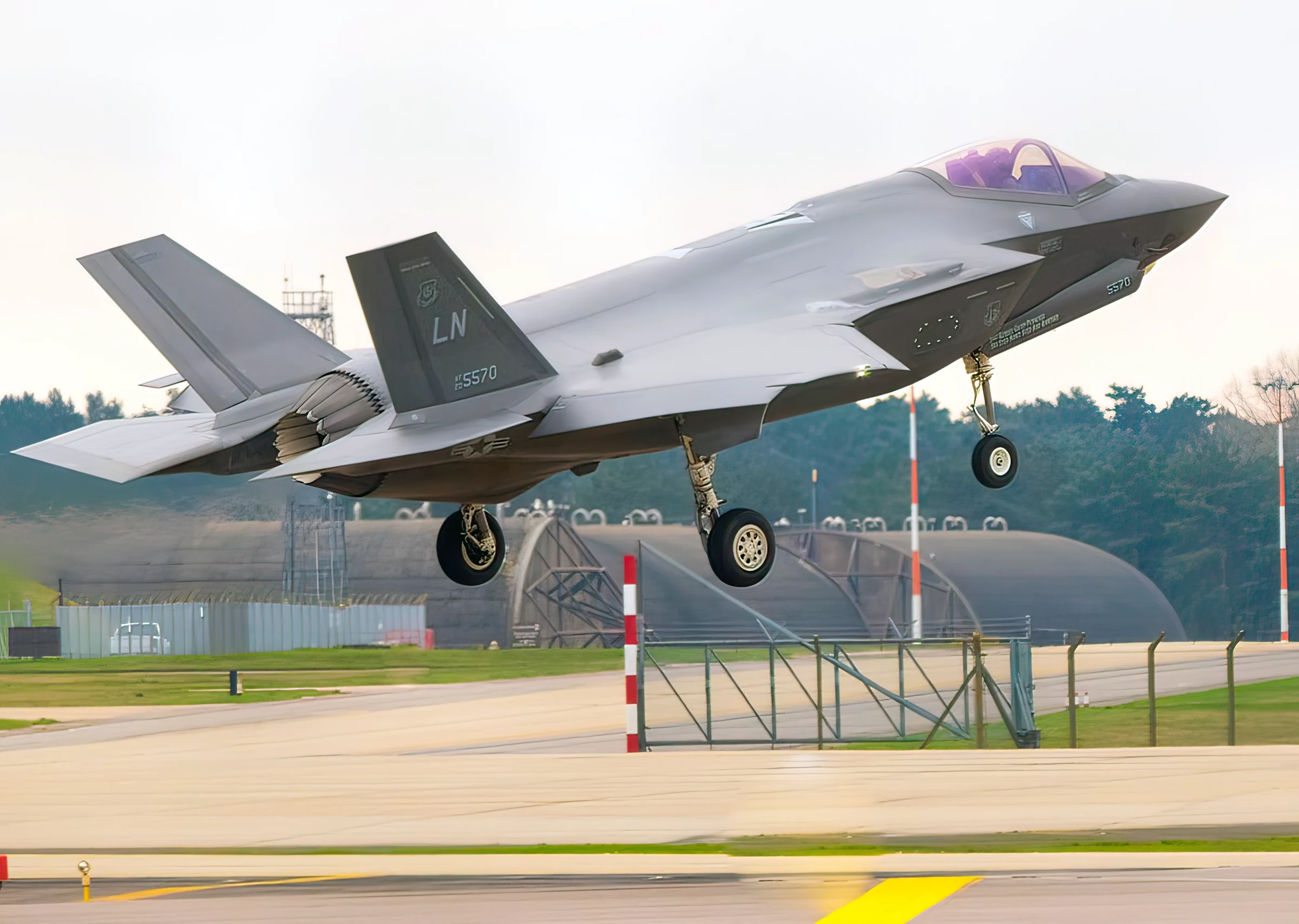 La capacidad de combate de la Real Fuerza Aérea británica se ha visto reforzada con la reciente incorporación de dos aviones F-35