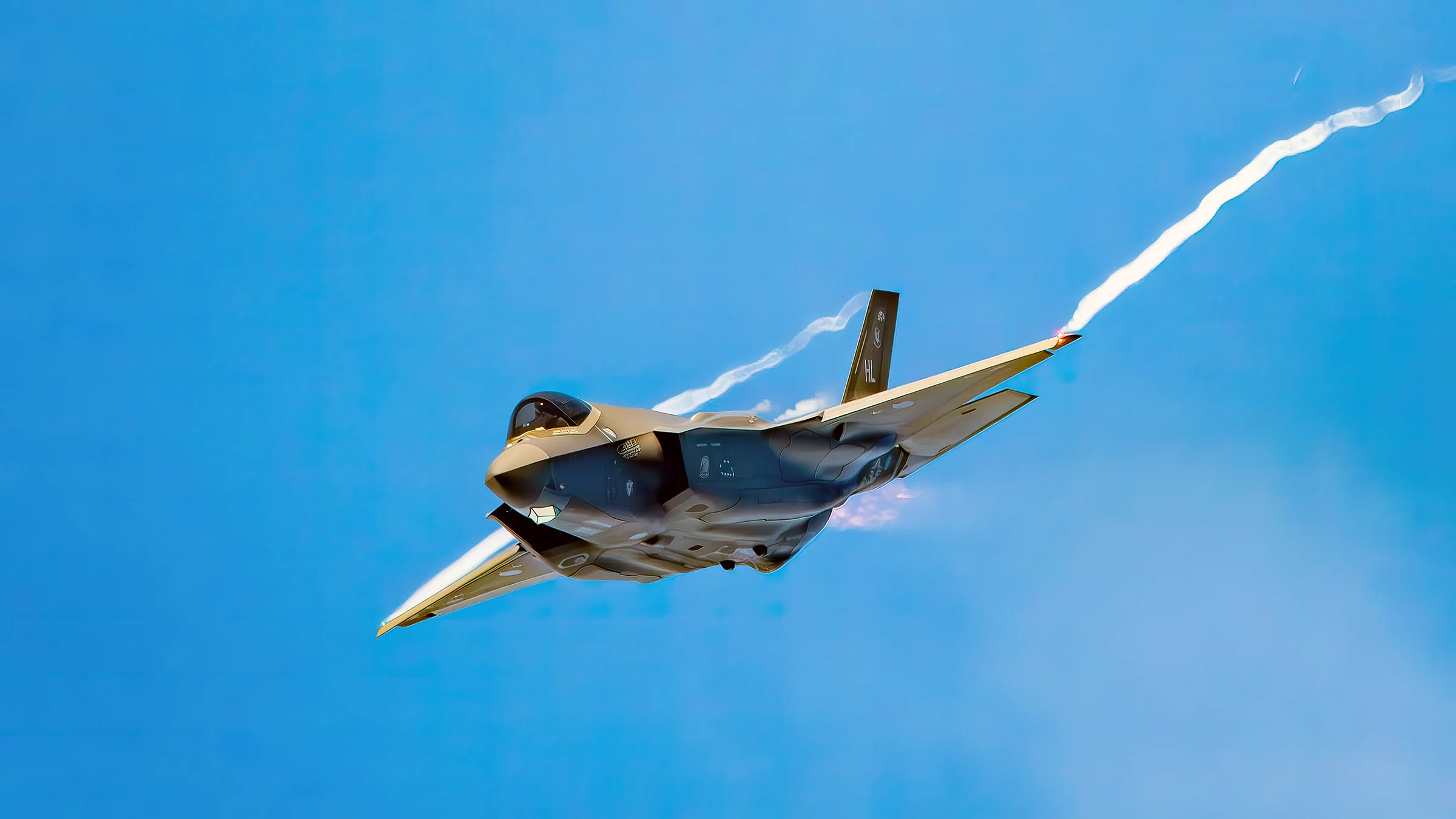 El caza furtivo F-35 ya puede lanzar bombas nucleares