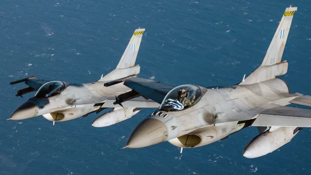 Grecia transfiere F-16 a EE. UU. y Washington los envía a Kiev