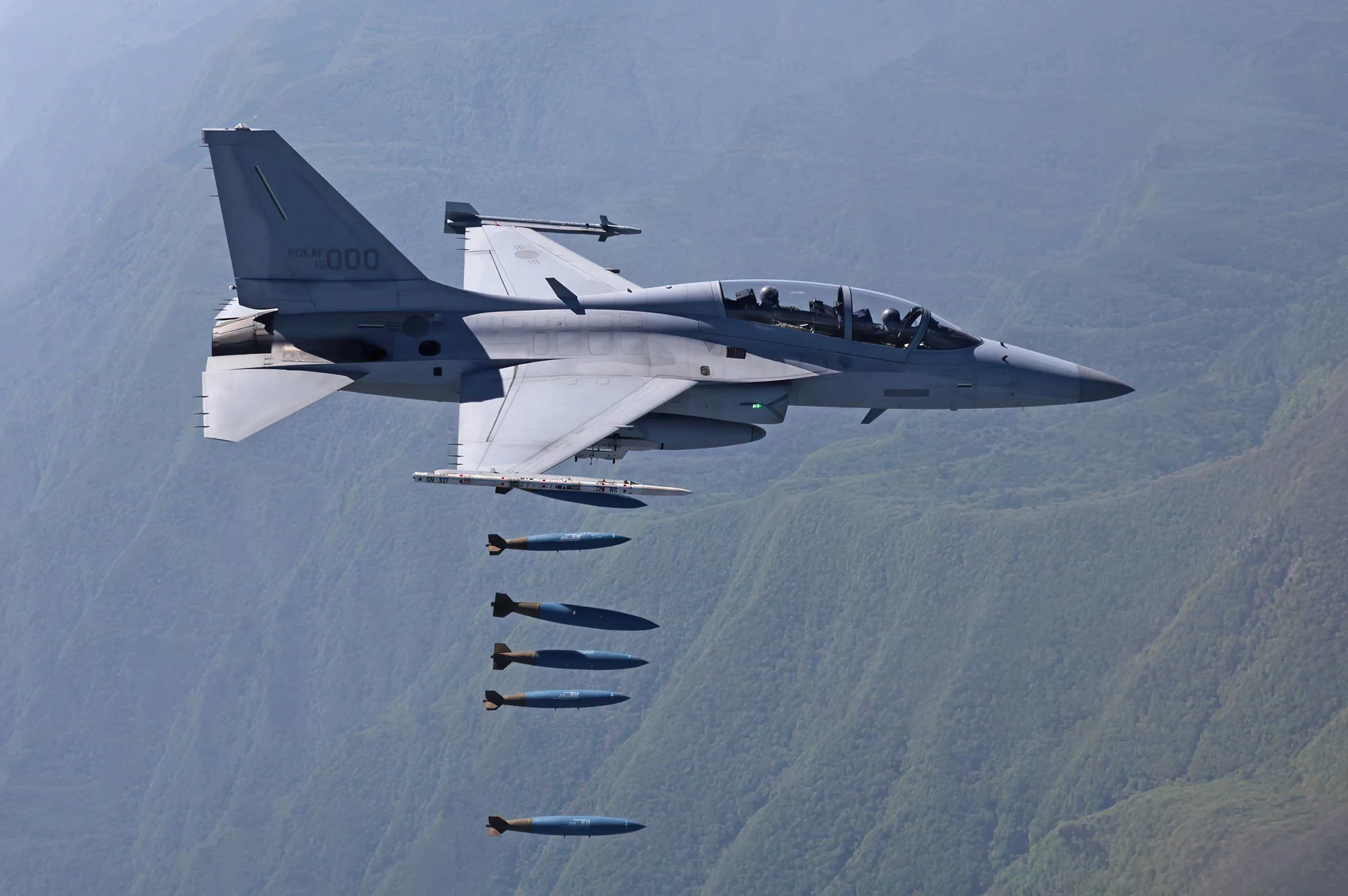 El F-50 coreano amenaza al Su-30 en Malasia tras “derribar” un F-22
