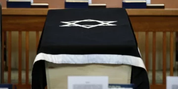 Funeral por Joe Lieberman en la sinagoga de su ciudad natal