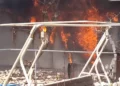 Ataque con cohetes de Hezbolá provoca incendio