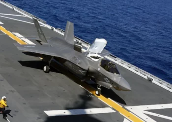 Japón transforma destructores Izumo en portaaviones para F-35B