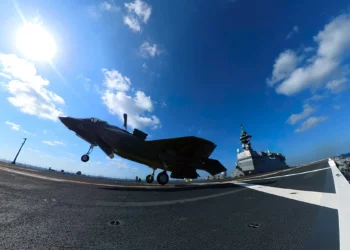 Japón transforma destructores Izumo en portaaviones para F-35B