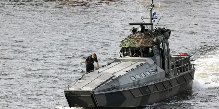 Finlandia se dispone a reforzar la maltrecha fuerza fluvial ucraniana