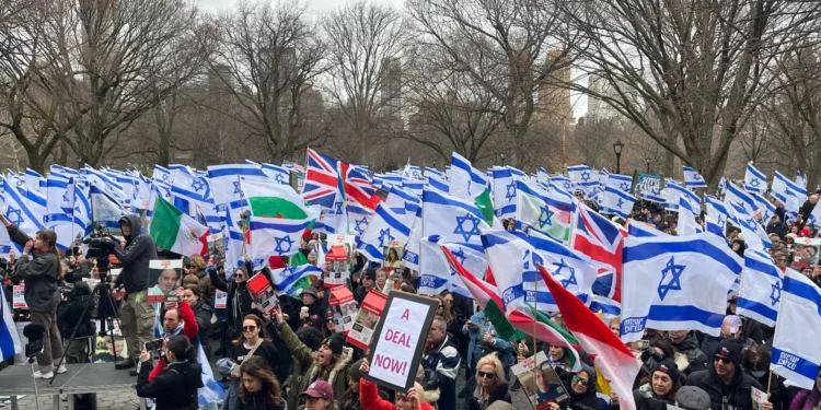 Miles se concentran en Central Park para pedir la liberación de los rehenes
