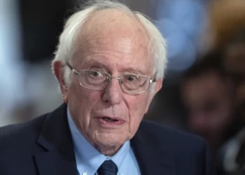 Sanders felicita a Canadá por detener venta de armas a Israel