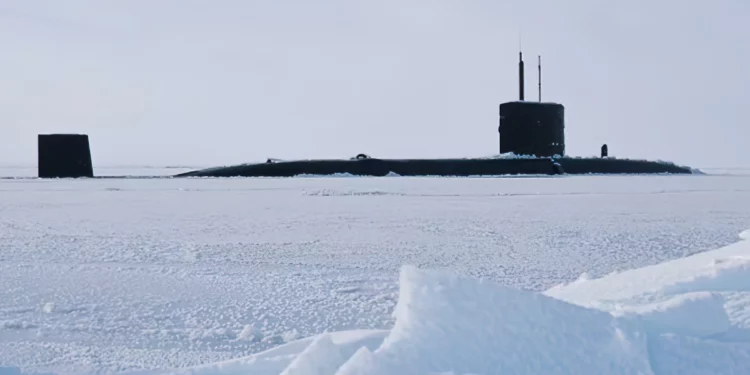 Rusia ejecuta audaces maniobras con 11 submarinos nucleares en el Atlántico