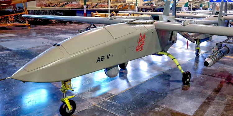 Irán presenta el UAV armado “Gaza” y amenaza a Israel