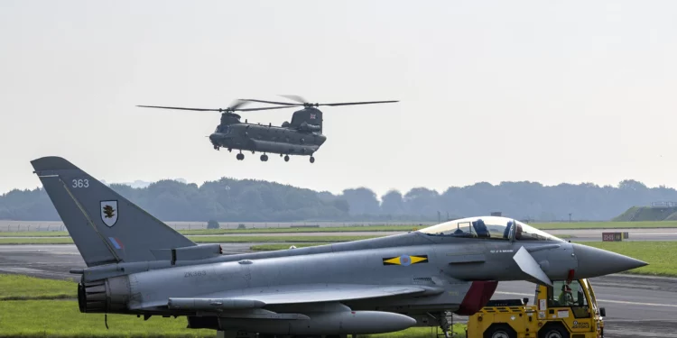 Los Typhoon de la RAF exhiben avanzada tecnología en Arabia Saudí