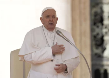 Papa pide la paz mediante negociaciones en Gaza y Ucrania