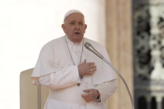 La cobardía genocida del Papa Francisco
