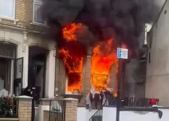 Incendio en Londres investigado como posible crimen de odio antisemita