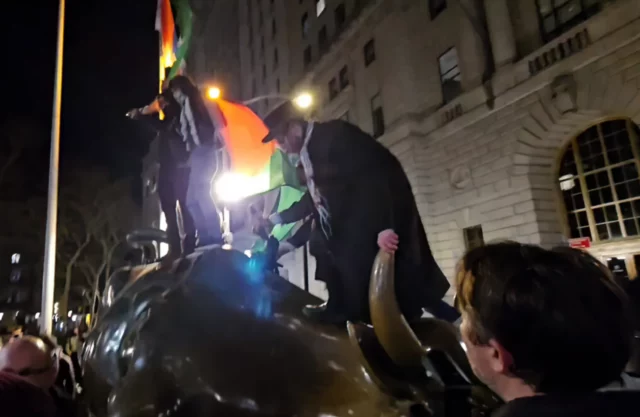 Detienen a nueve personas por garabatear “Muerte a Israel”