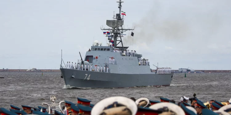 Irán escolta barcos comerciales en el mar Rojo tras ataques a Israel
