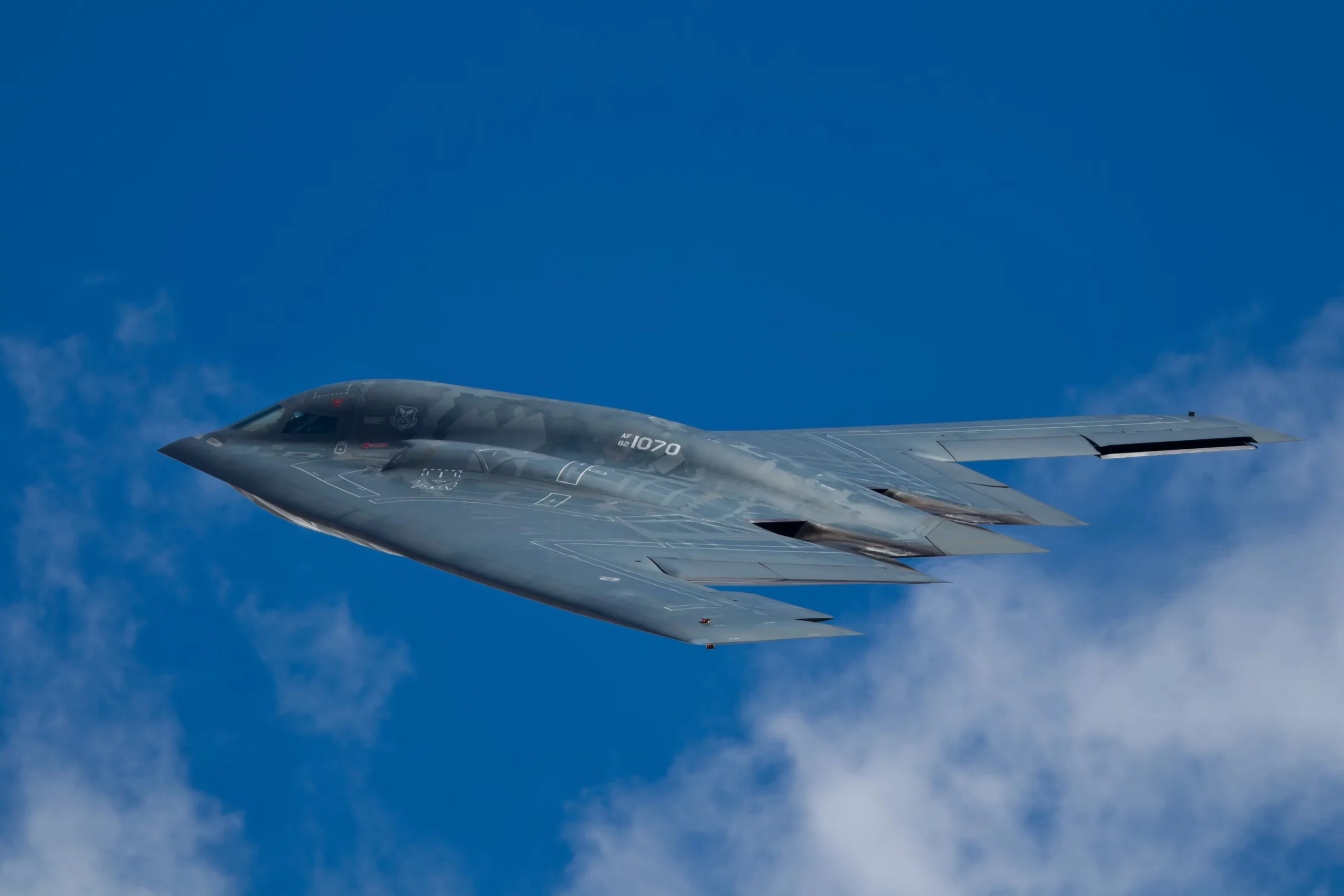 Modernización crucial del B-2 Spirit: nuevo software y armas letales