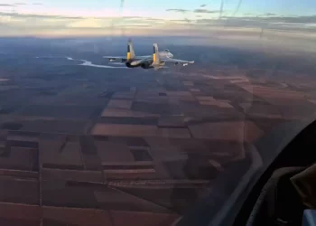 Su-27S ucraniano lanza bomba de Hammer AASM-250