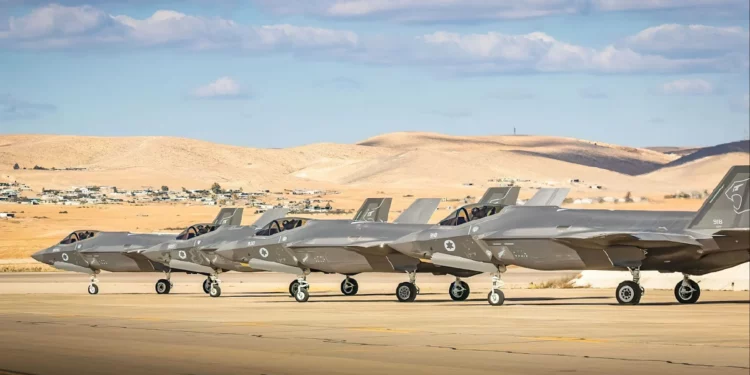 Aviones de combate F-35i se ven en la Base Aérea de Nevatim en el sur de Israel, en una foto sin fecha. (Fuerzas de Defensa de Israel)