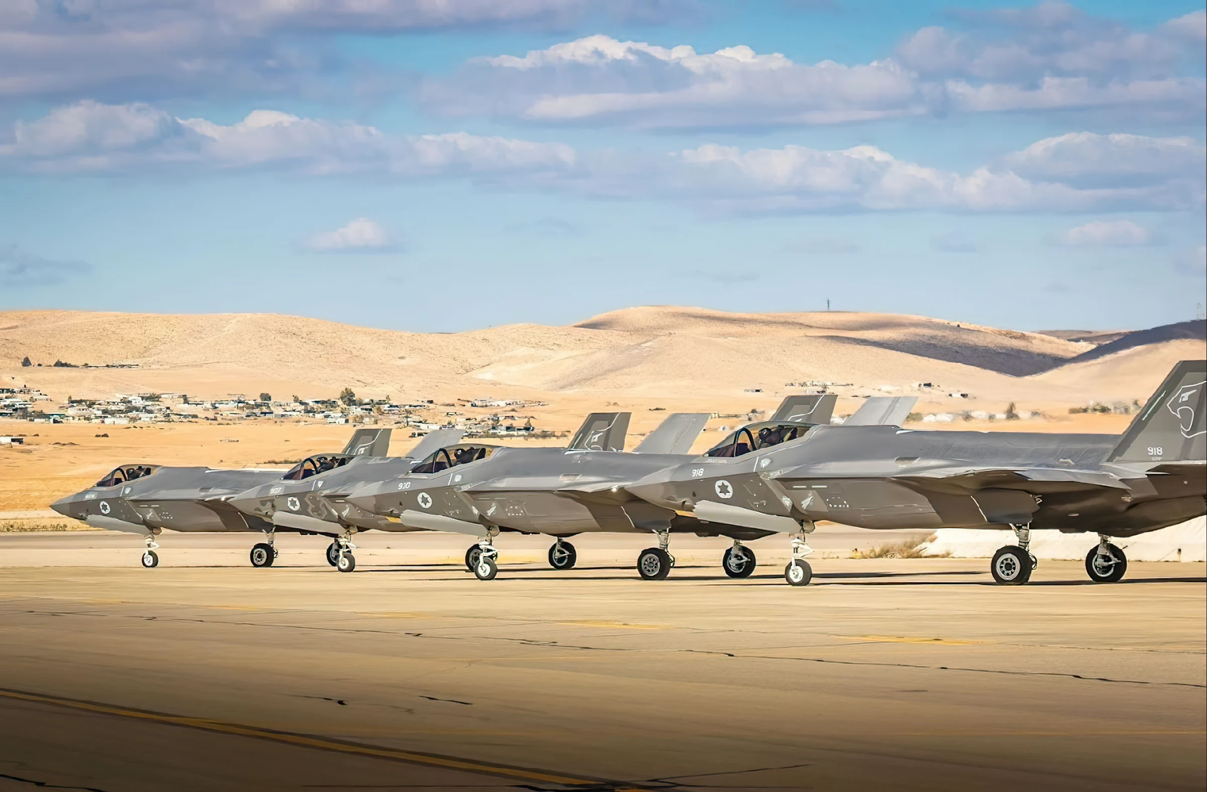 Aviones de combate F-35i se ven en la Base Aérea de Nevatim en el sur de Israel, en una foto sin fecha. (Fuerzas de Defensa de Israel)
