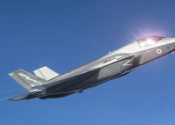 Caza F-35 de la RAF casi choca con dron a altura ilegal