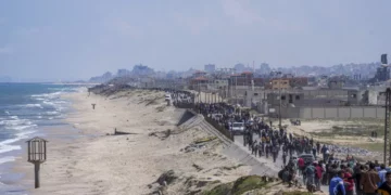 El ejército israelí ha renovado su advertencia a los palestinos en Gaza para que no regresen al norte del asediado territorio.
