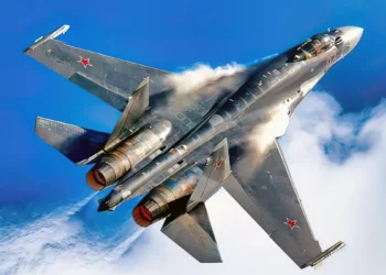 El Su-27 Flanker ruso vuela ahora para China: J-11B