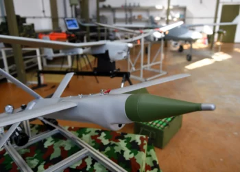 Serbia anuncia producción de 5.000 drones kamikazes “Mosquito”