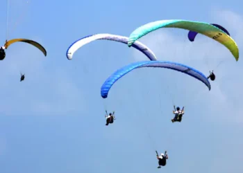 Ciudades costeras temen la infiltración de terroristas en parapentes