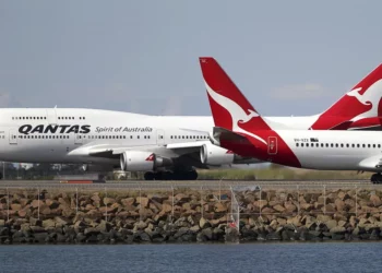 Qantas desvía rutas por temor a ataques iraníes en Israel