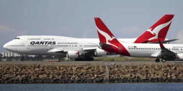 Qantas desvía rutas por temor a ataques iraníes en Israel