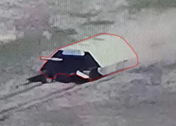 Rusos añaden techo a tanques ante temor a los drones ucranianos