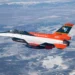 Caza F-16 modificado realiza un “asombroso” vuelo controlado por IA.