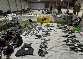 Armas recuperadas por tropas de las FDI en el campamento de Tulkarem en Cisjordania, 19 de enero de 2024. (Fuerzas de Defensa de Israel)